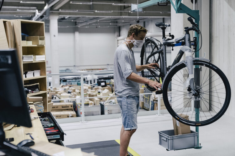 Cykelmontering vid arbetsstation